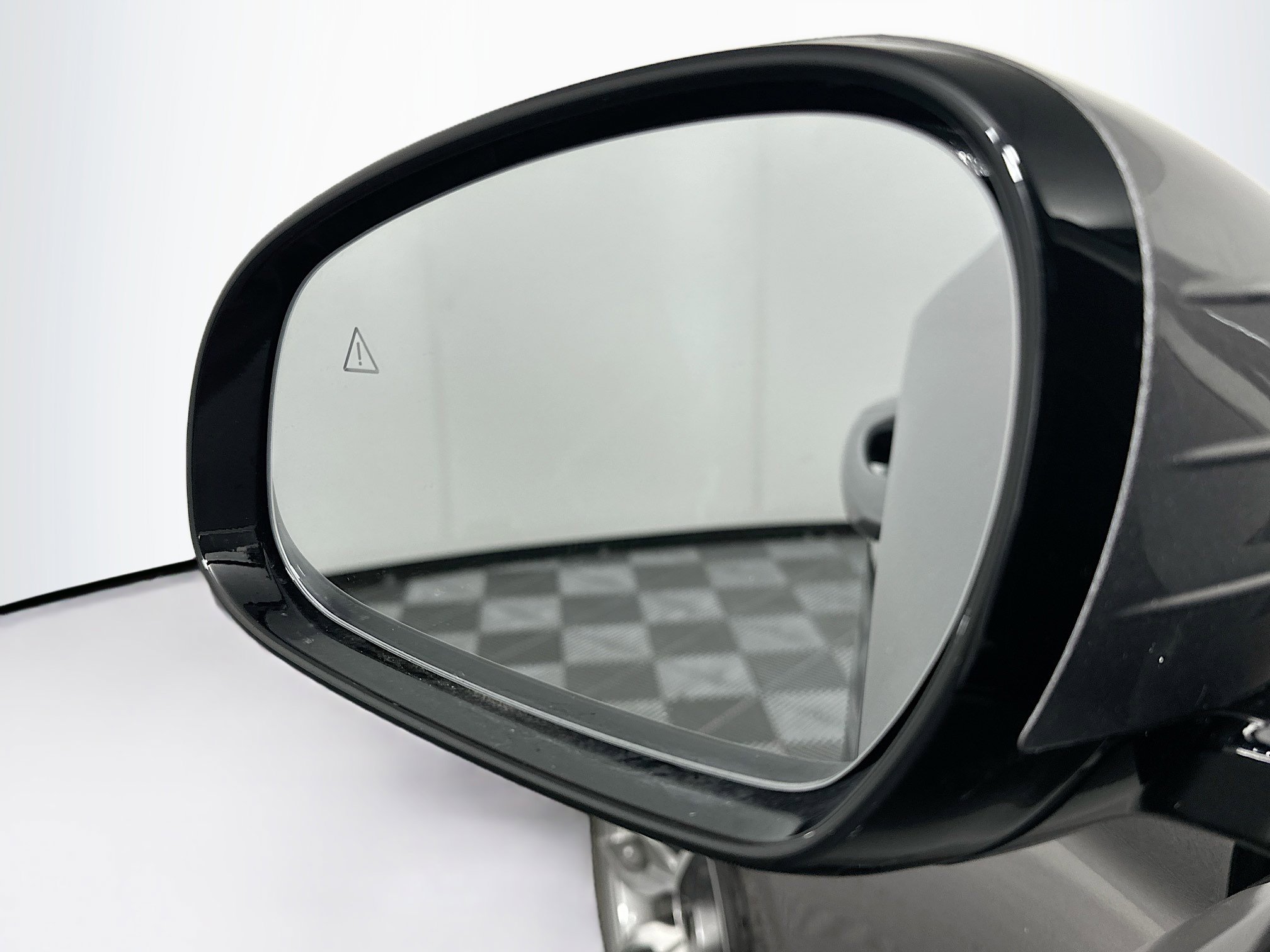 Used 2025 Genesis G70 2.5T image 16