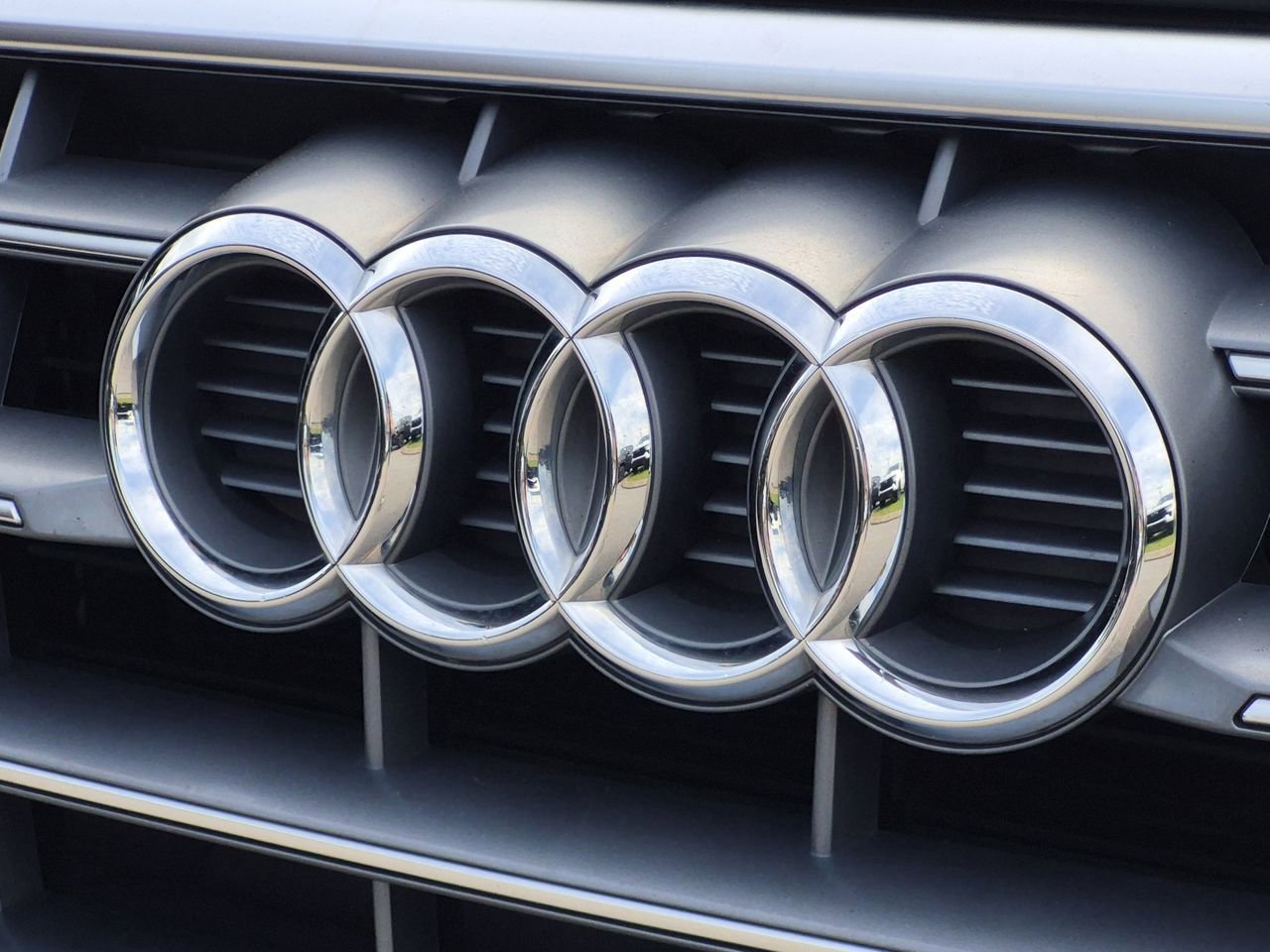Used 2019 Audi Q5 2.0T Premium Plus w/ Premium Plus Package AWD/4WD image 32