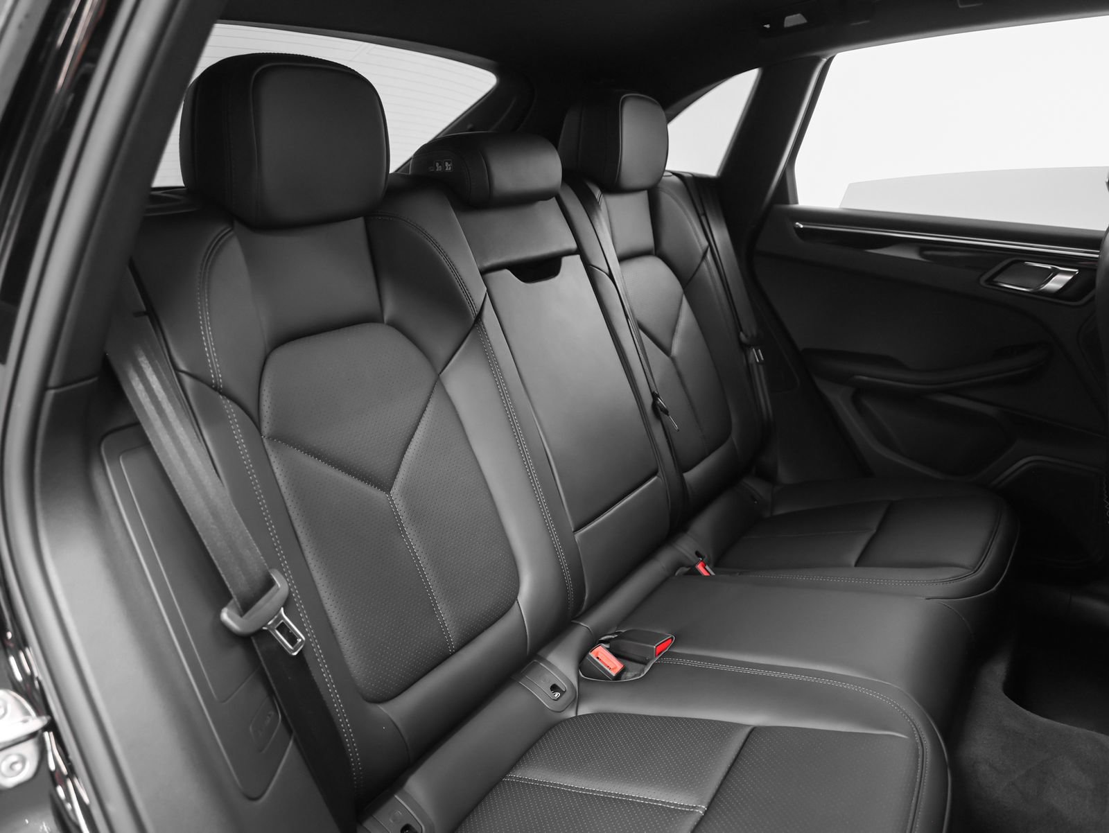 New 2026 Porsche Macan AWD/4WD image 24