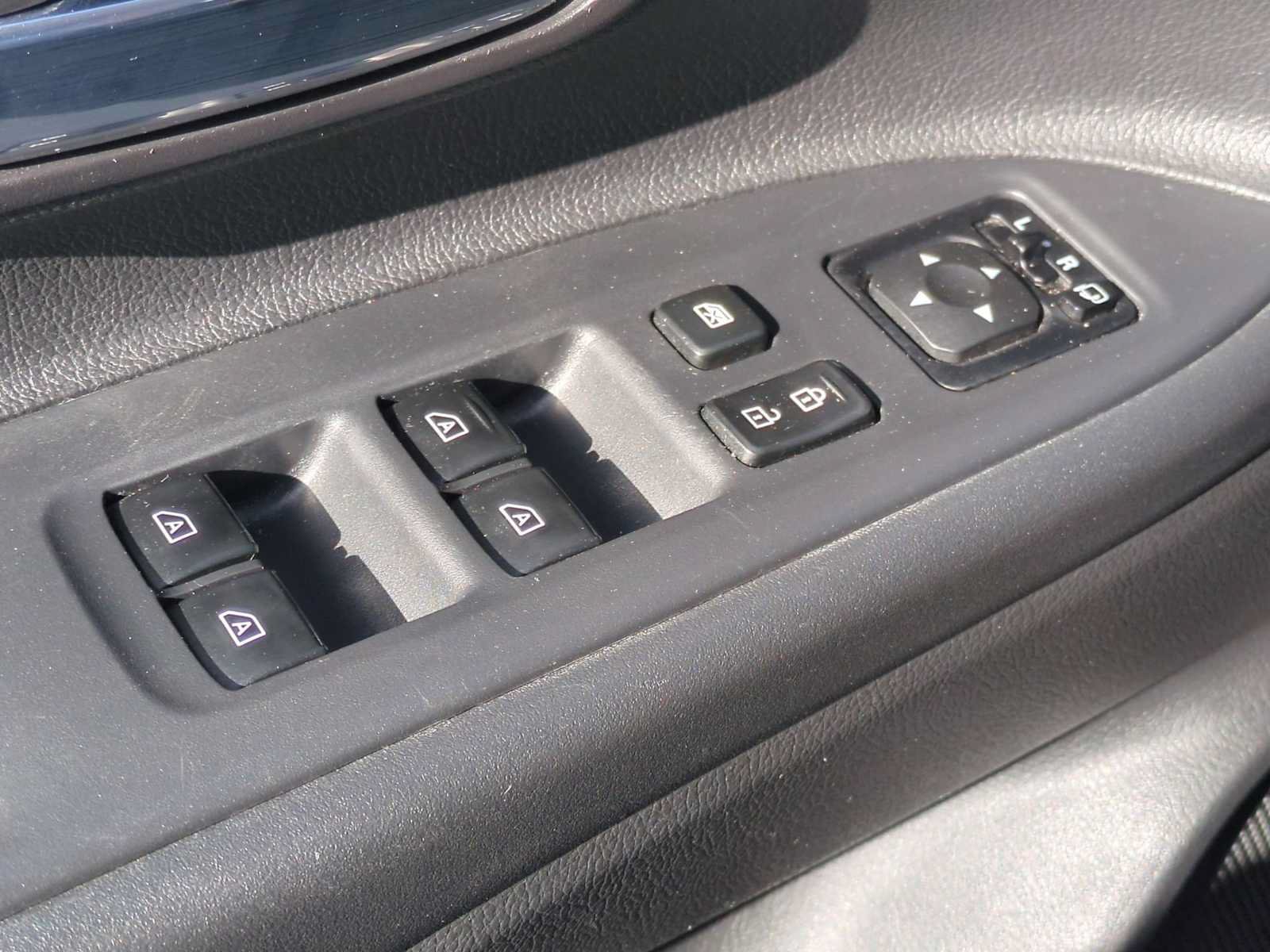 Used 2020 Mitsubishi Outlander SE FWD image 23
