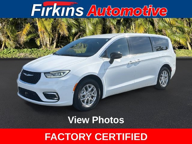 Used 2025 Chrysler Pacifica Select FWD image 1