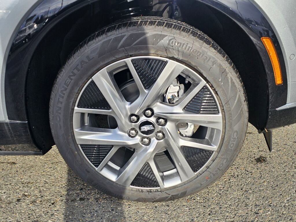 New 2026 Cadillac Optiq Luxury 2 image 14