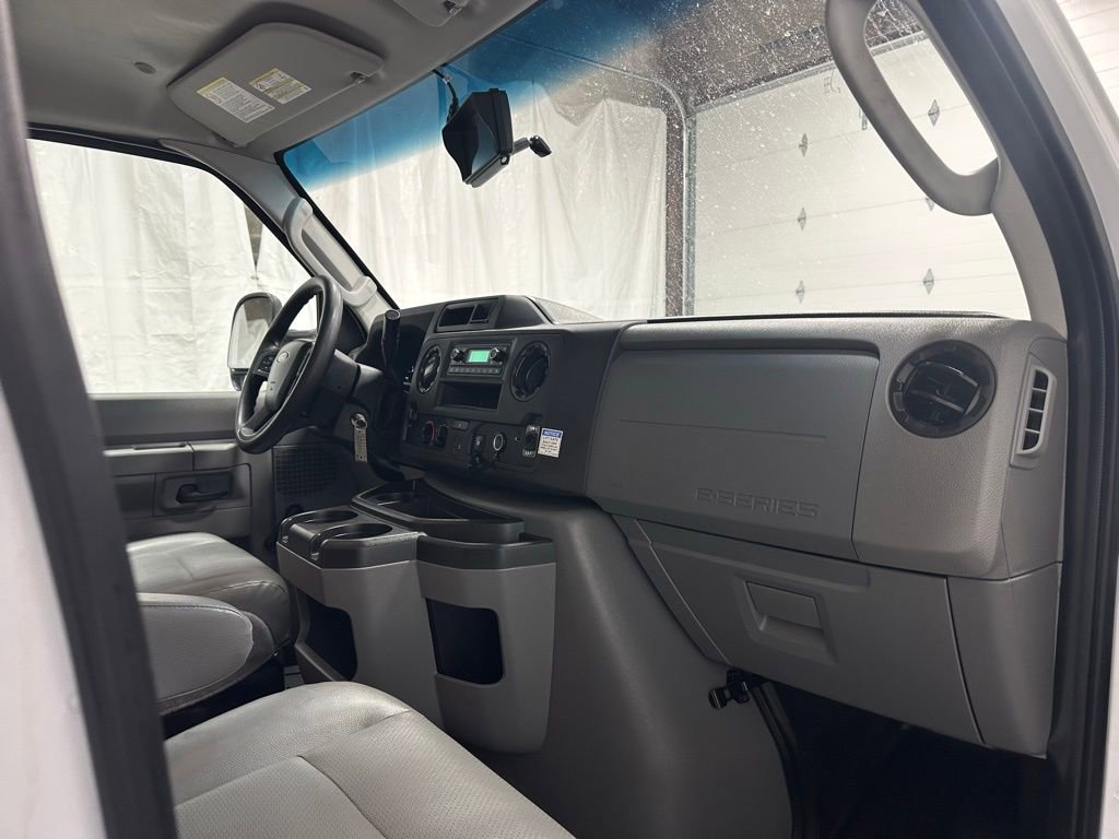 Used 2024 Ford E-350 and Econoline 350 Super Duty image 43