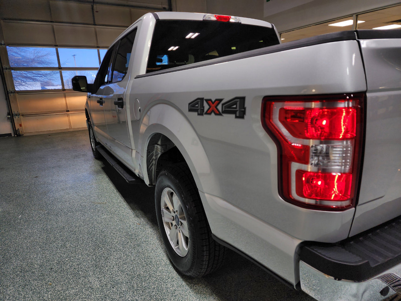Used 2018 Ford F150 XLT w/ Equipment Group 301A Mid image 10