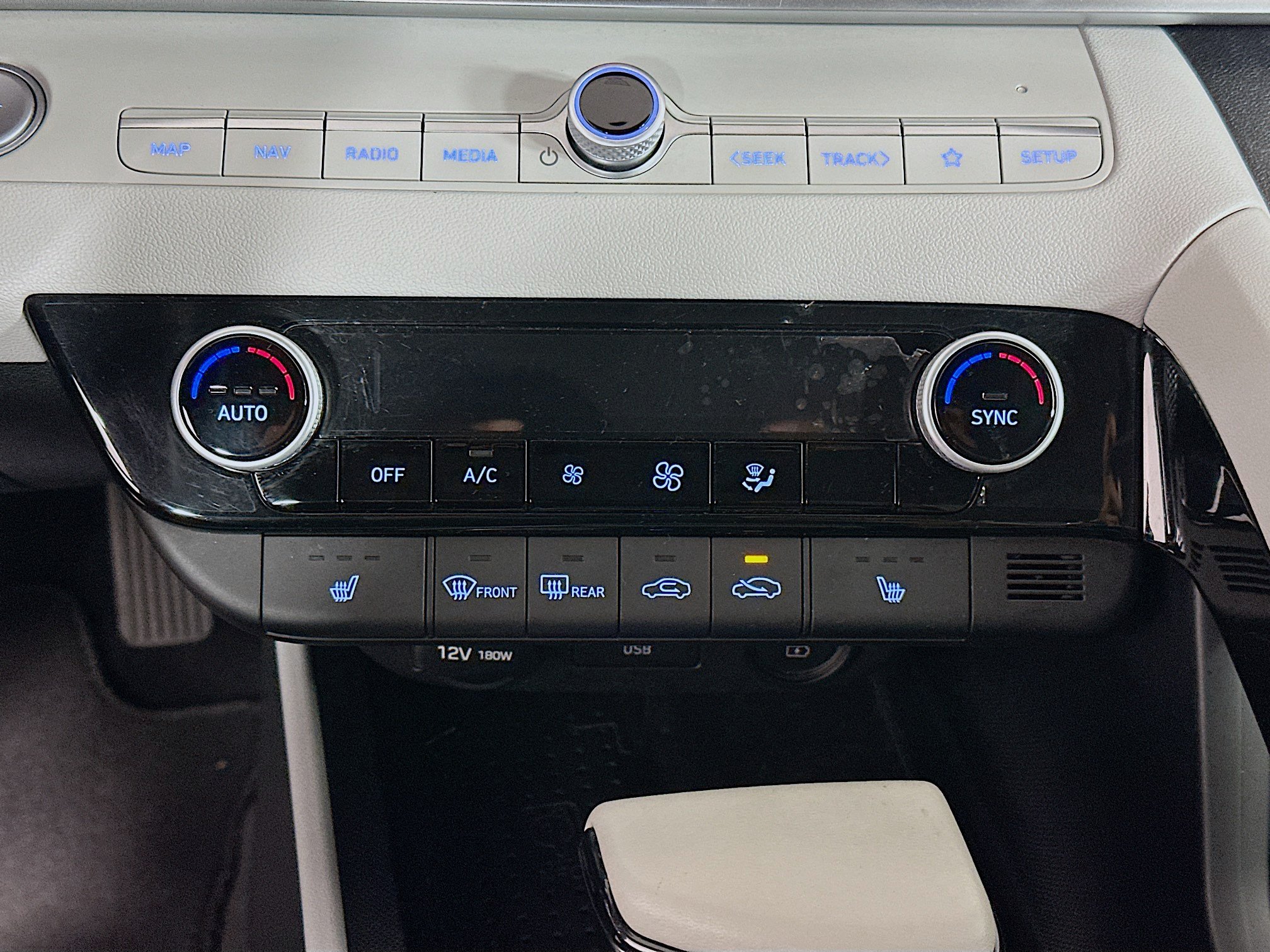 Used 2022 Hyundai Elantra Limited FWD image 24