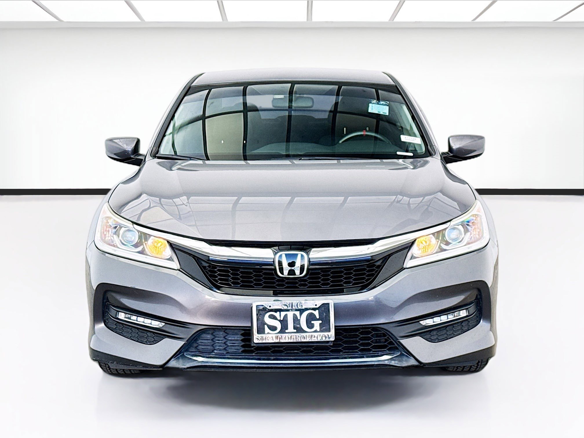 Used 2017 Honda Accord LX image 2