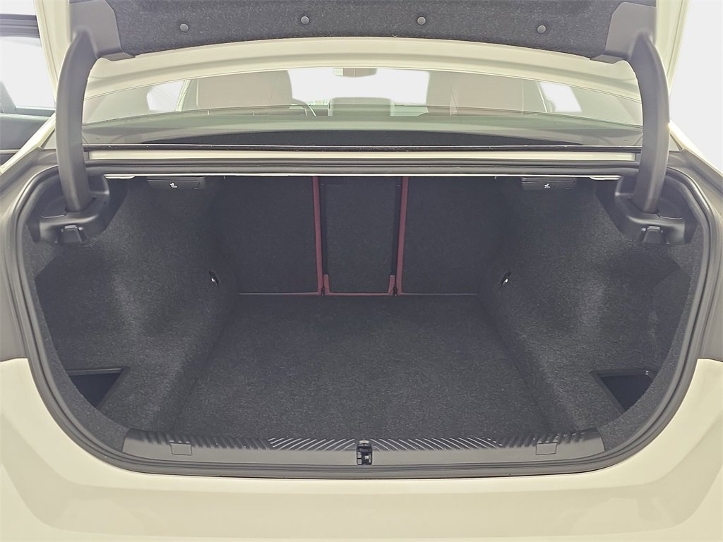 Used 2026 BMW 530i xDrive w/ Premium Package image 13