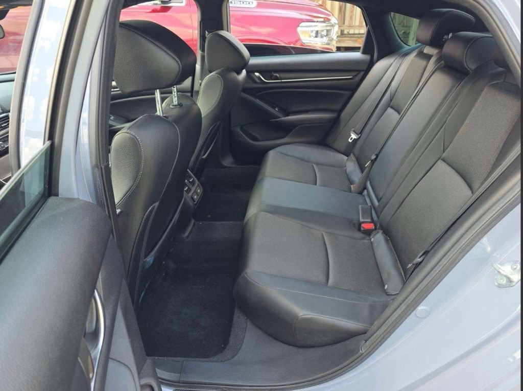 Used 2021 Honda Accord Sport image 9