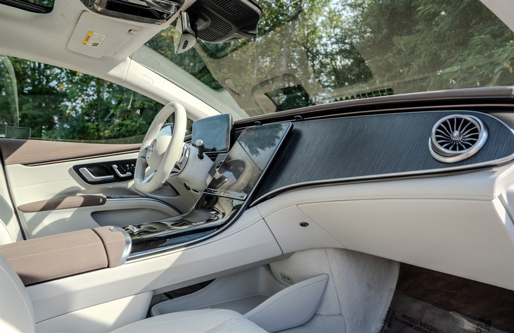 Used 2023 Mercedes-Benz EQS 450+ Sedan w/ AMG Line Exterior Package image 33