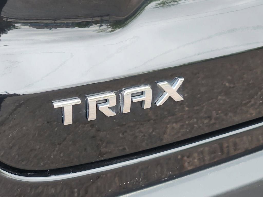 Used 2025 Chevrolet Trax LT w/ LT Convenience Package FWD image 16