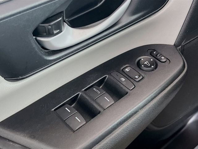 Used 2019 Honda CR-V LX image 17