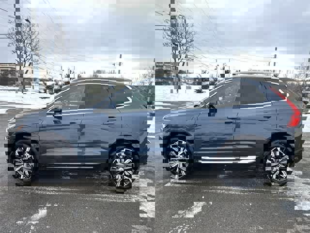 Used 2023 Volvo XC60 T8 Ultimate w/ Climate Package image 2