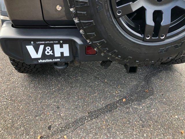 Used 2018 Jeep Wrangler Unlimited Sahara w/ Dual Top Group AWD/4WD image 11