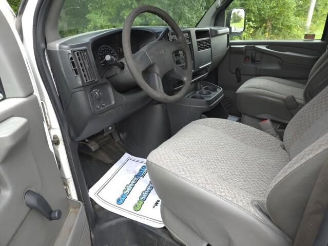 Used 2004 GMC Savana 3500 image 7