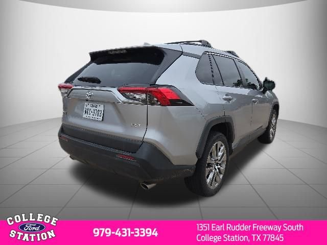 Used 2019 Toyota RAV4 XLE Premium FWD image 4