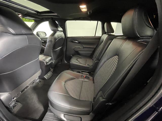 Used 2023 Toyota Highlander XSE image 10