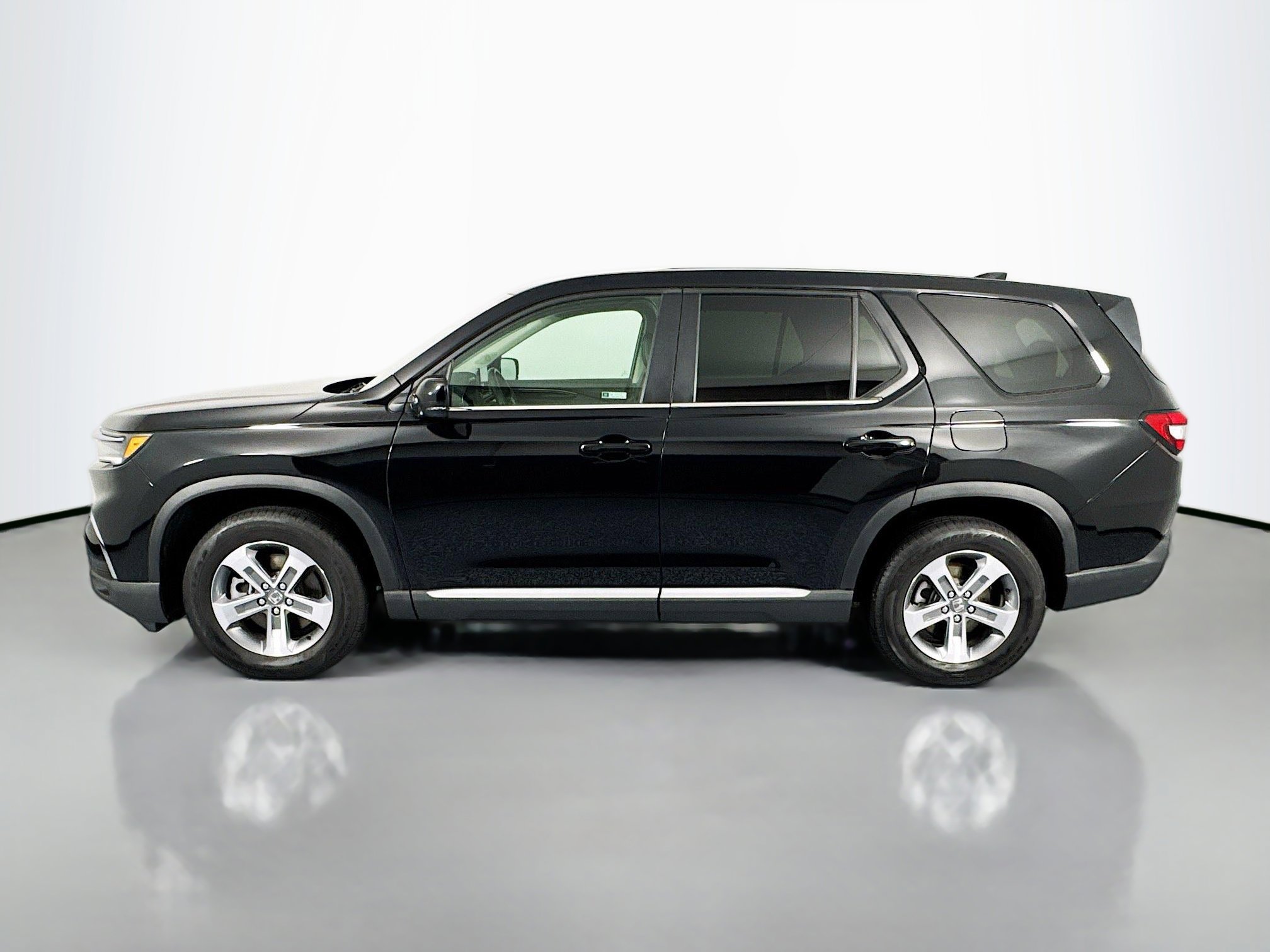 Certified 2025 Honda Pilot EX-L image 8