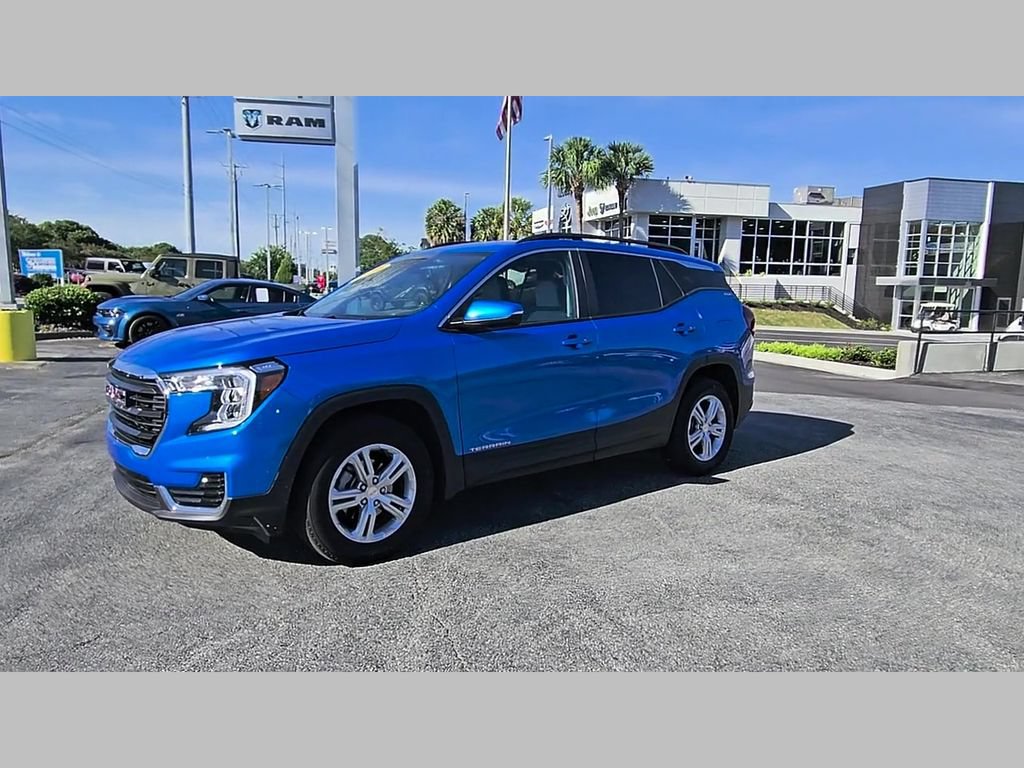 Used 2024 GMC Terrain SLE w/ Driver Convenience Package FWD image 39