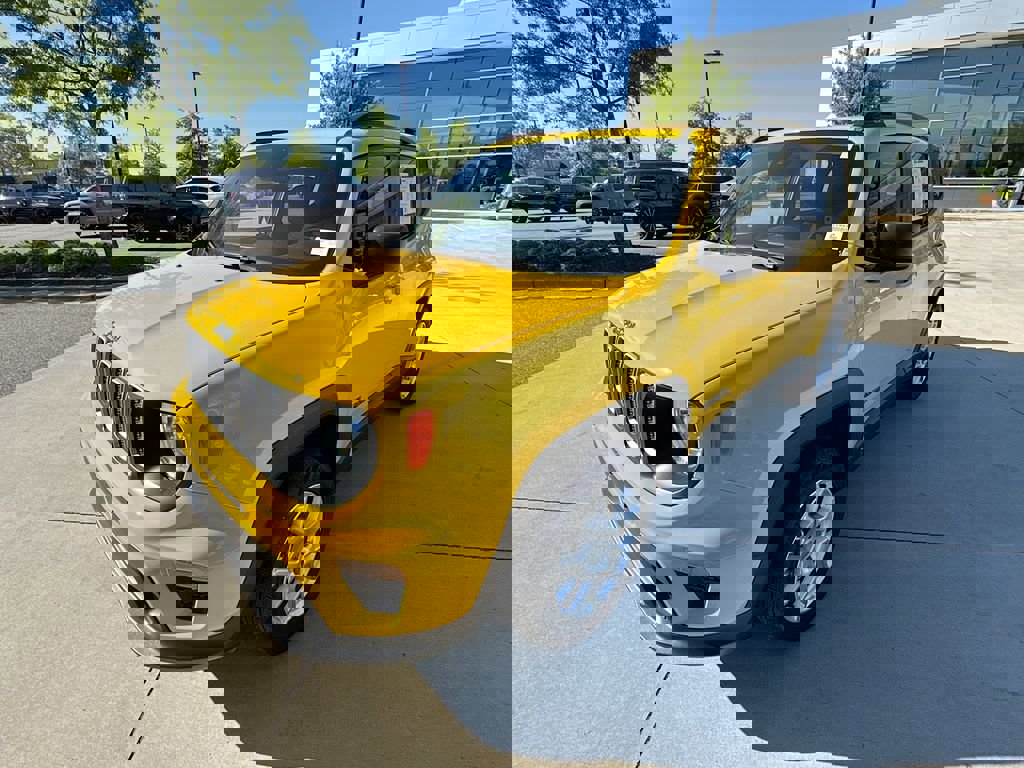 Used 2023 Jeep Renegade Latitude w/ Premium Group image 5