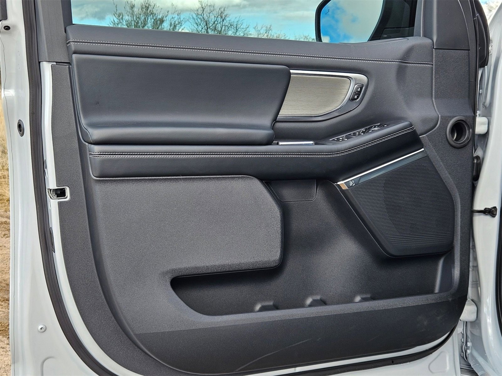 New 2025 Ford Expedition Platinum w/ Driver's Package image 12