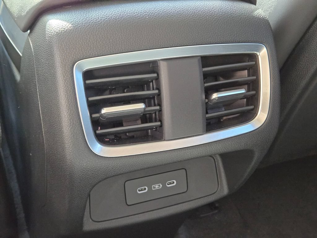 Used 2025 Acura RDX SH-AWD w/ Technology Package image 17