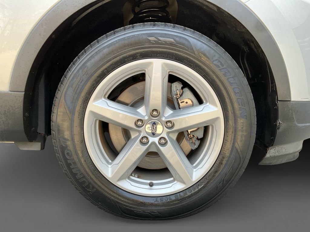 Used 2018 Ford Explorer XLT image 16