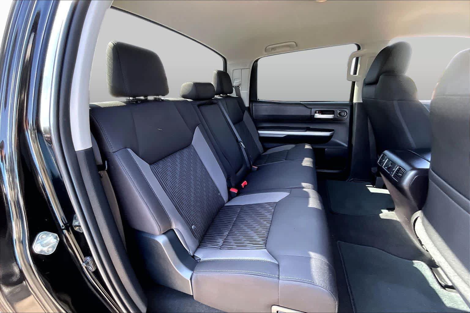 Used 2016 Toyota Tundra SR5 w/ SR5 Upgrade Package RWD image 18