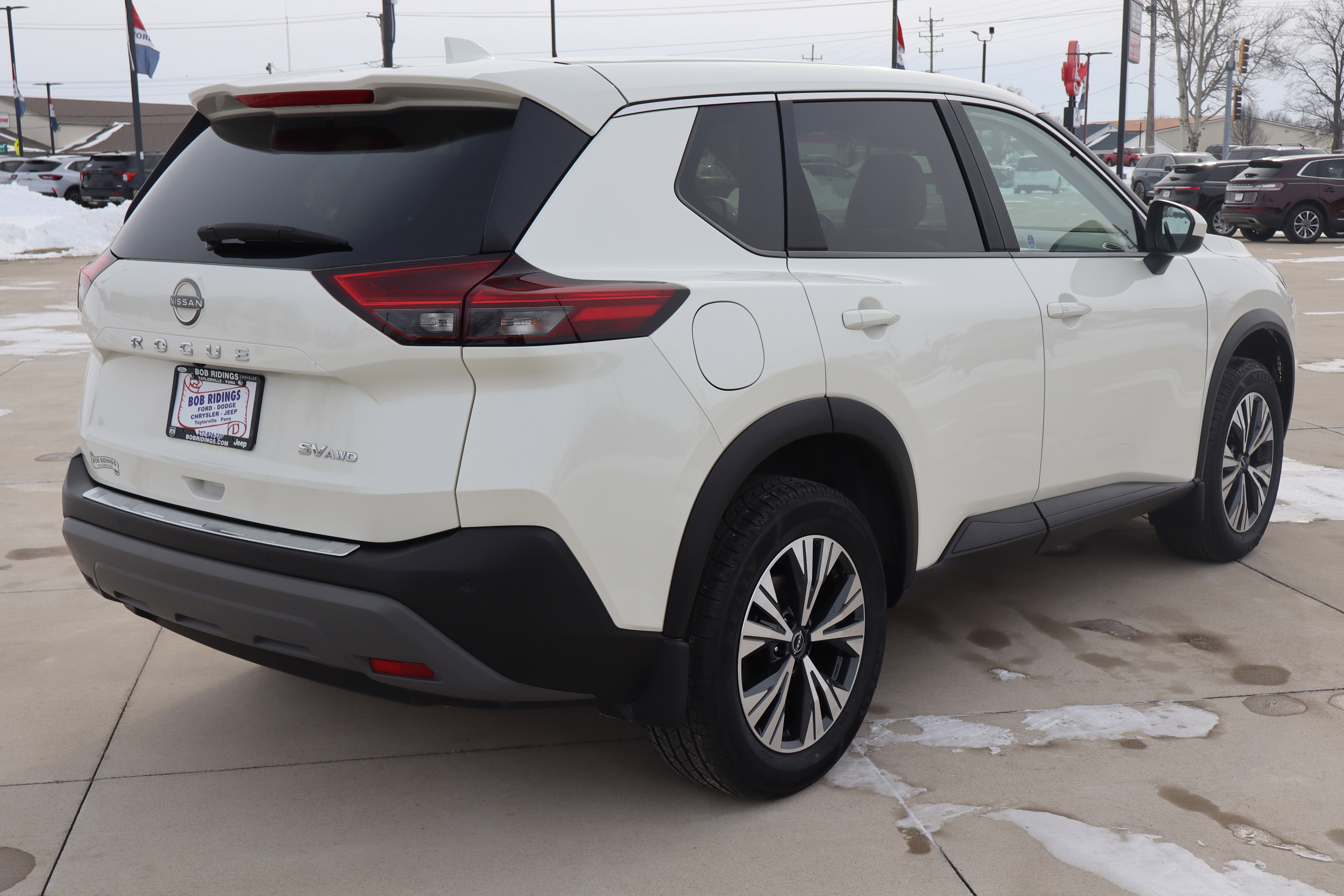 Used 2023 Nissan Rogue SV image 6