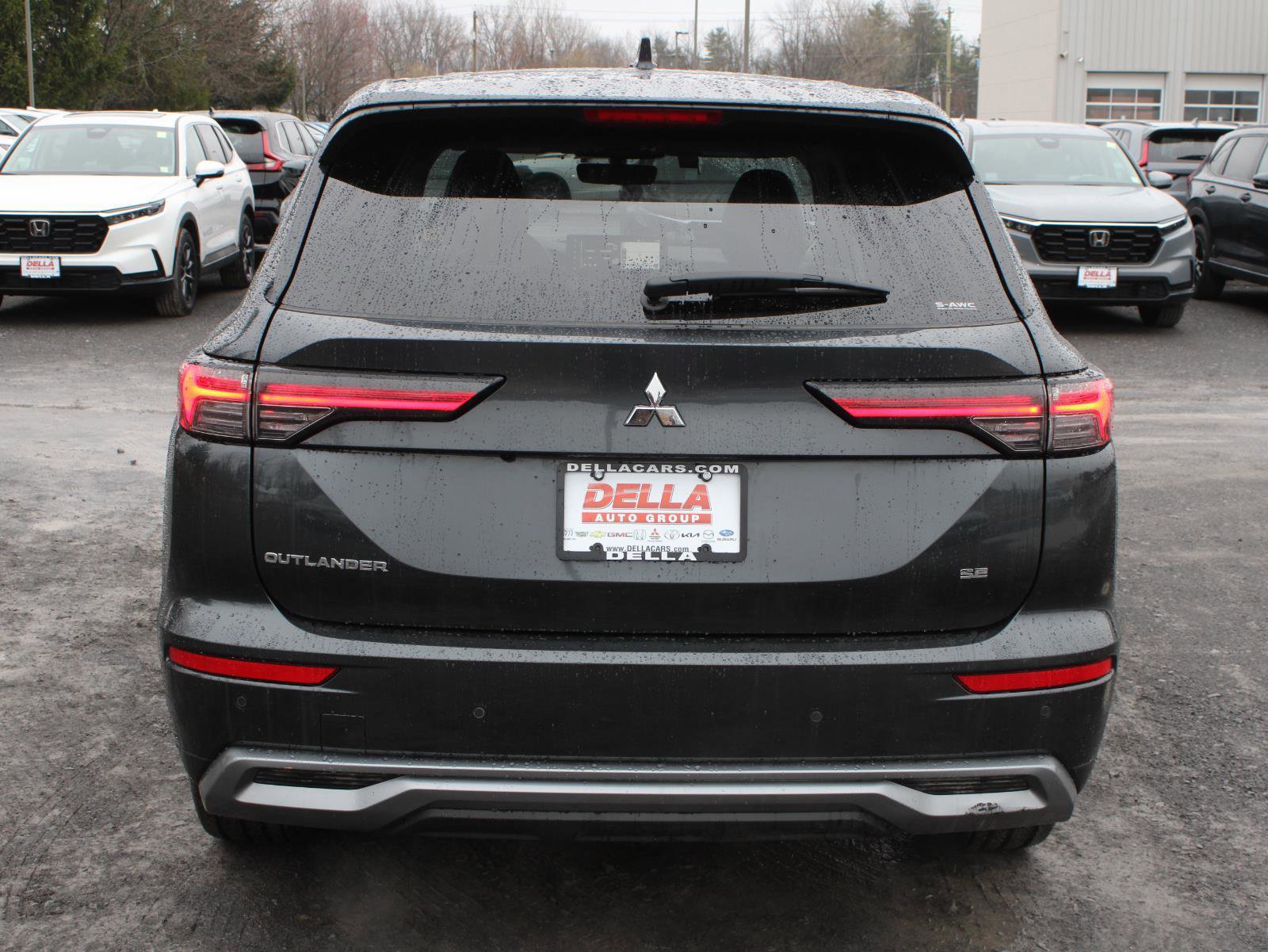 Used 2025 Mitsubishi Outlander SE image 6
