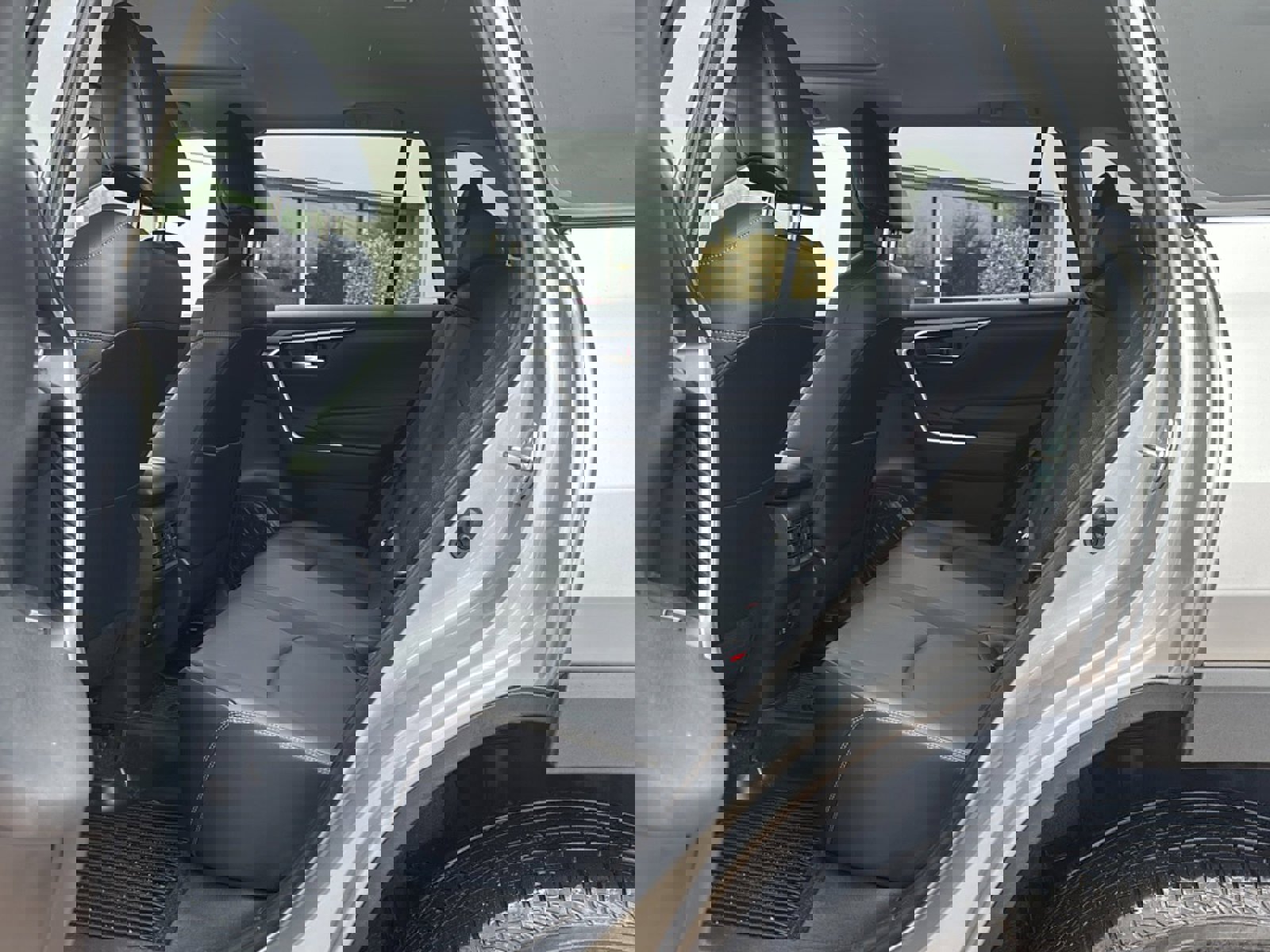 Used 2019 Toyota RAV4 XLE Premium w/ All Weather Liner Package image 18