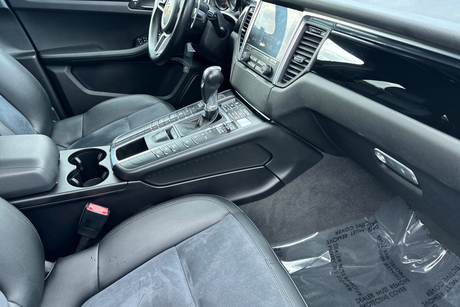 Used 2018 Porsche Macan AWD/4WD image 16