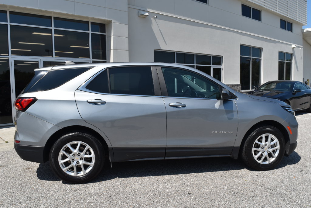 Used 2024 Chevrolet Equinox LT FWD image 2