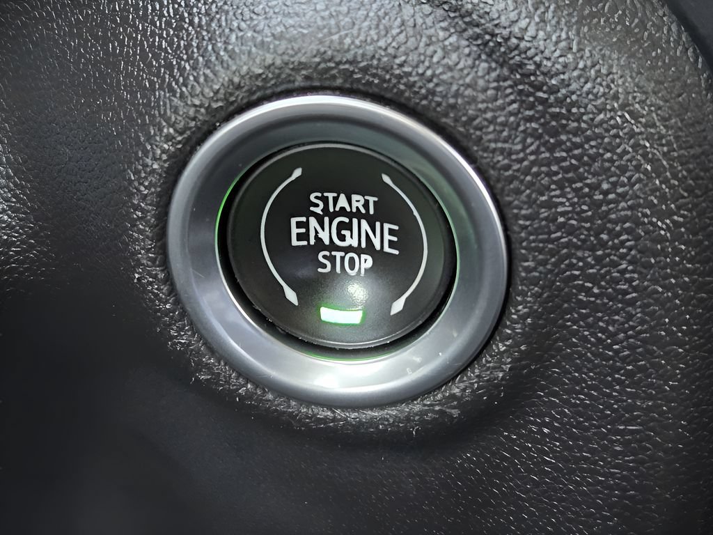 Used 2022 Chevrolet Silverado 1500 LT AWD/4WD image 19