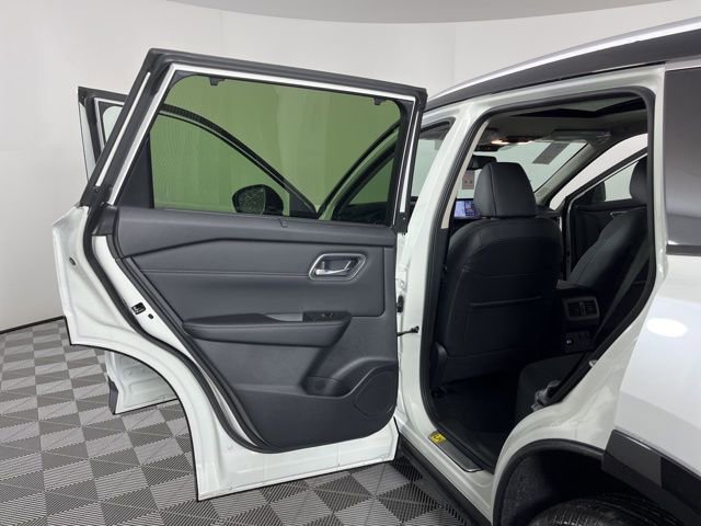 New 2026 Nissan Rogue Platinum image 40