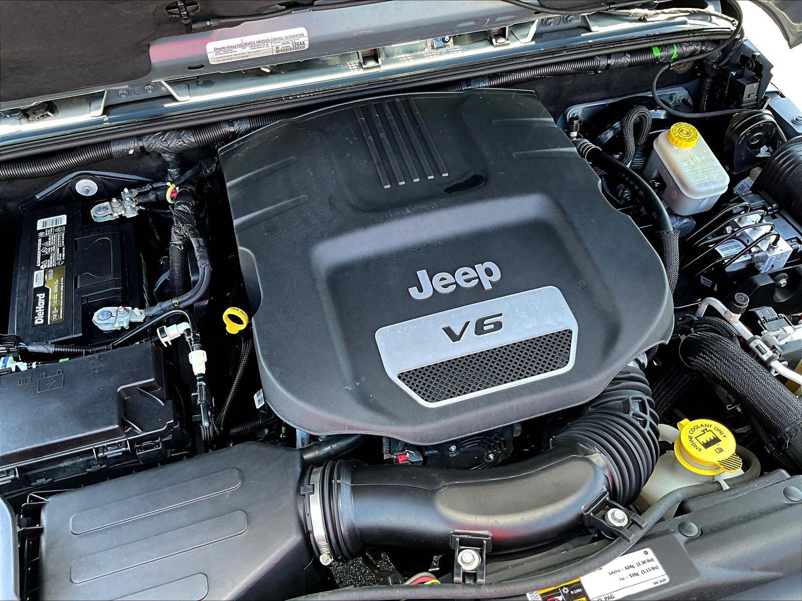 Used 2015 Jeep Wrangler Rubicon w/ Power Convenience Group AWD/4WD image 30