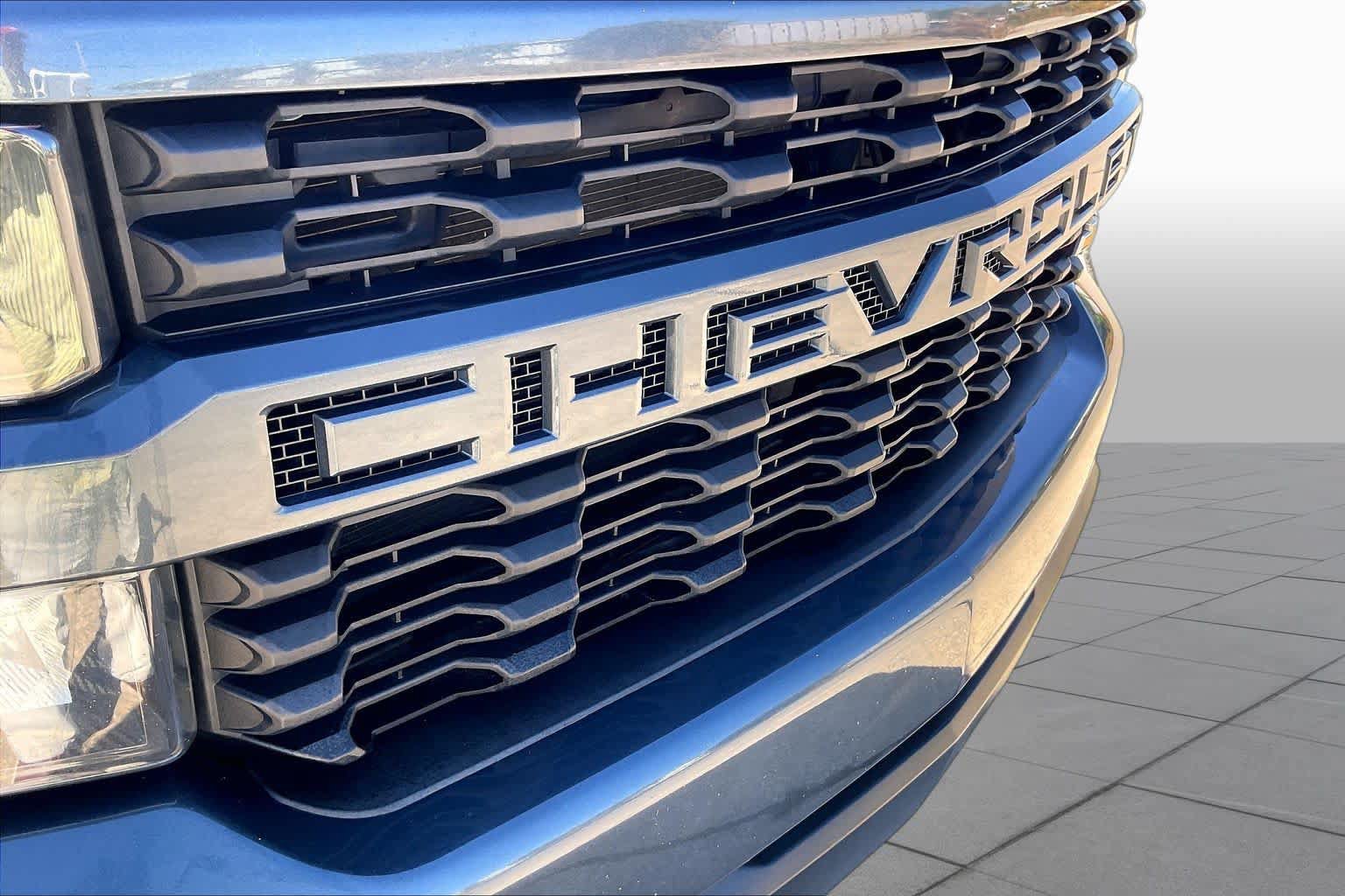 Used 2020 Chevrolet Silverado 1500 Custom w/ Custom Value Package AWD/4WD image 26