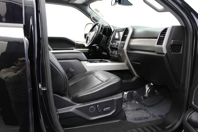 Used 2019 Ford F250 Lariat w/ Lariat Ultimate Package AWD/4WD image 26