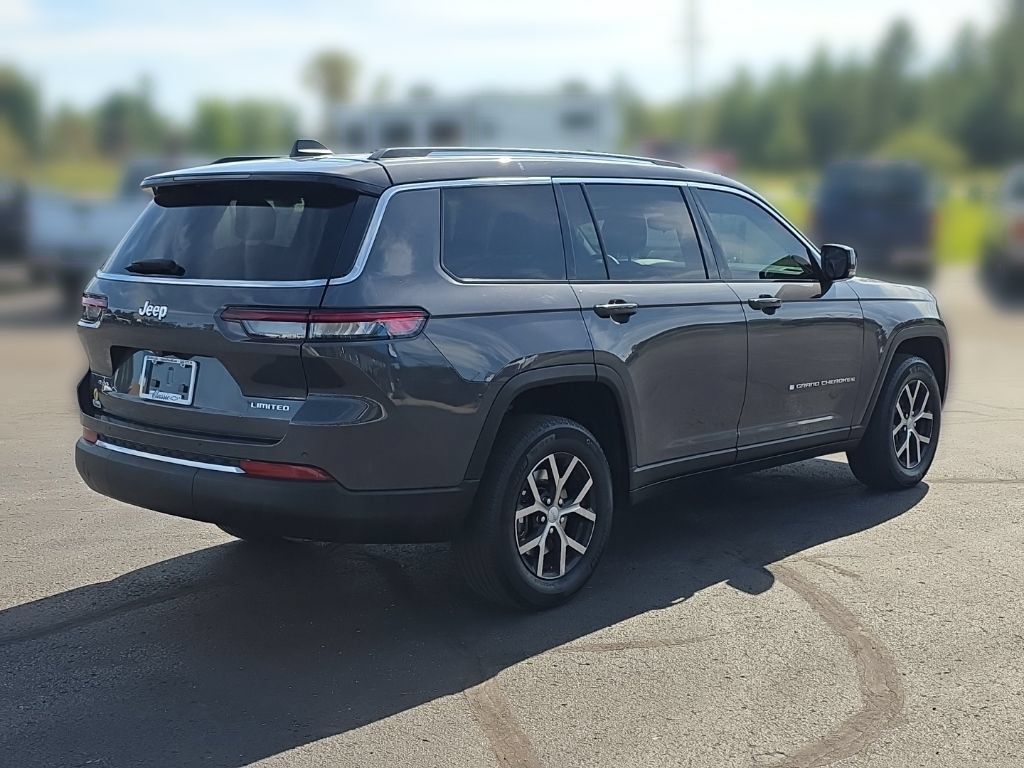 Used 2023 Jeep Grand Cherokee L Limited AWD/4WD image 7