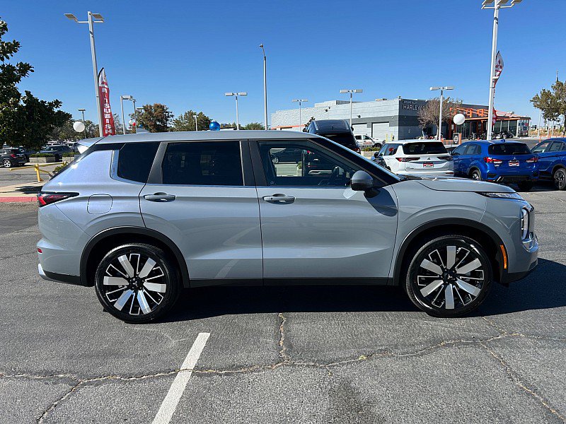 New 2026 Mitsubishi Outlander SE FWD image 28