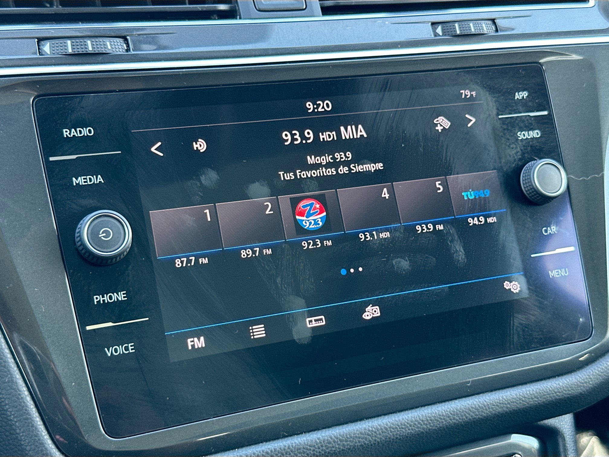 Used 2019 Volkswagen Tiguan SE w/ Panoramic Sunroof Package FWD image 14