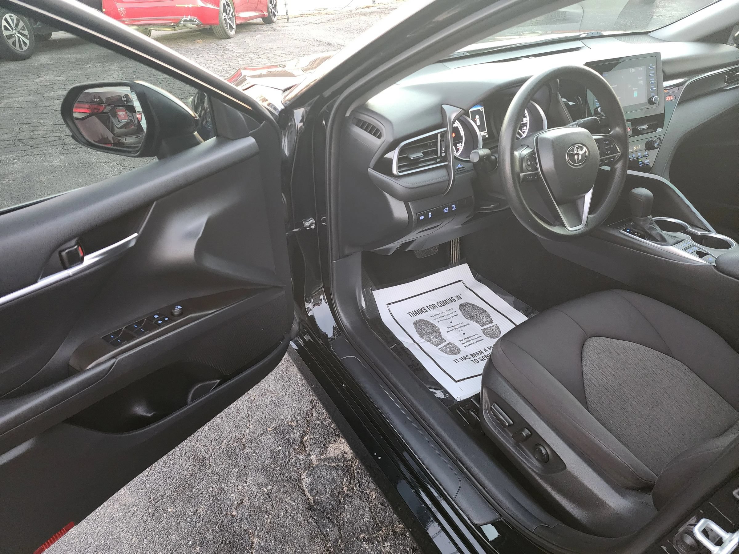 Used 2022 Toyota Camry LE FWD image 17