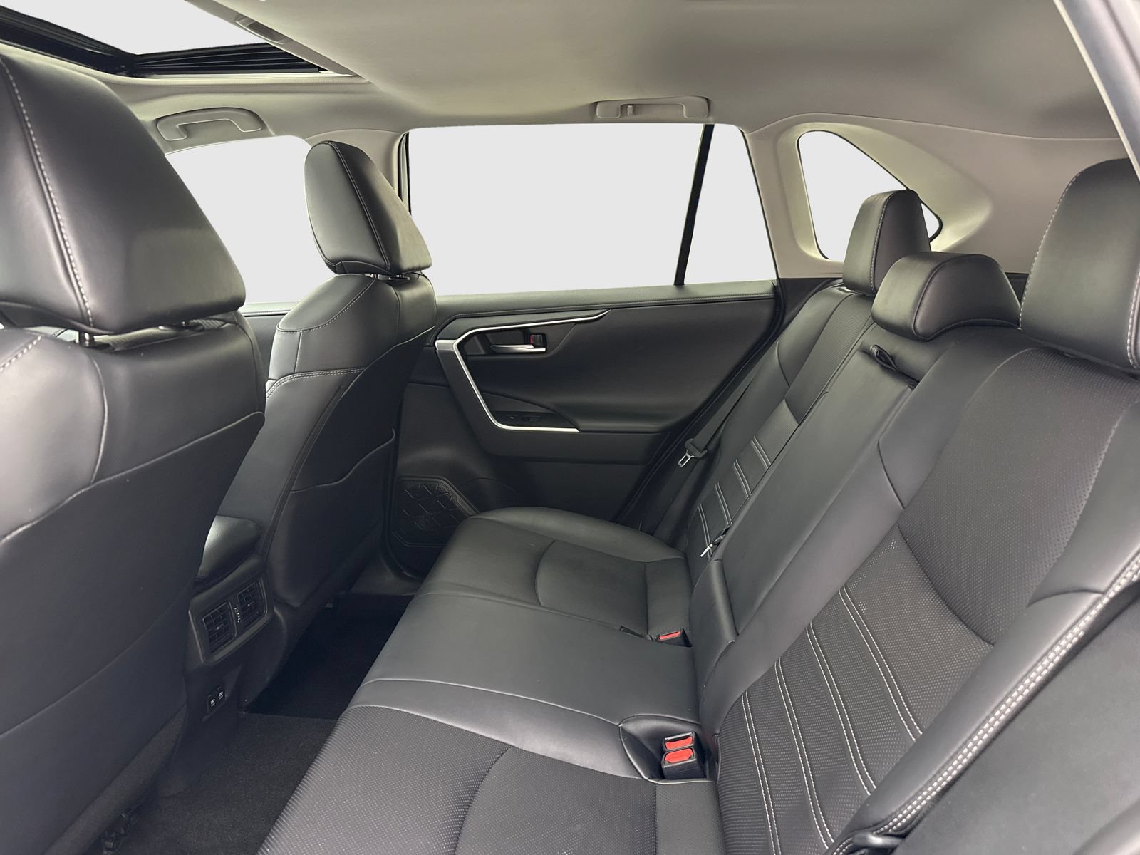 Used 2019 Toyota RAV4 Limited w/ Advanced Technology Package AWD/4WD image 37