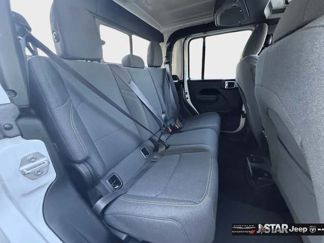 Used 2025 Jeep Gladiator Sport AWD/4WD image 27