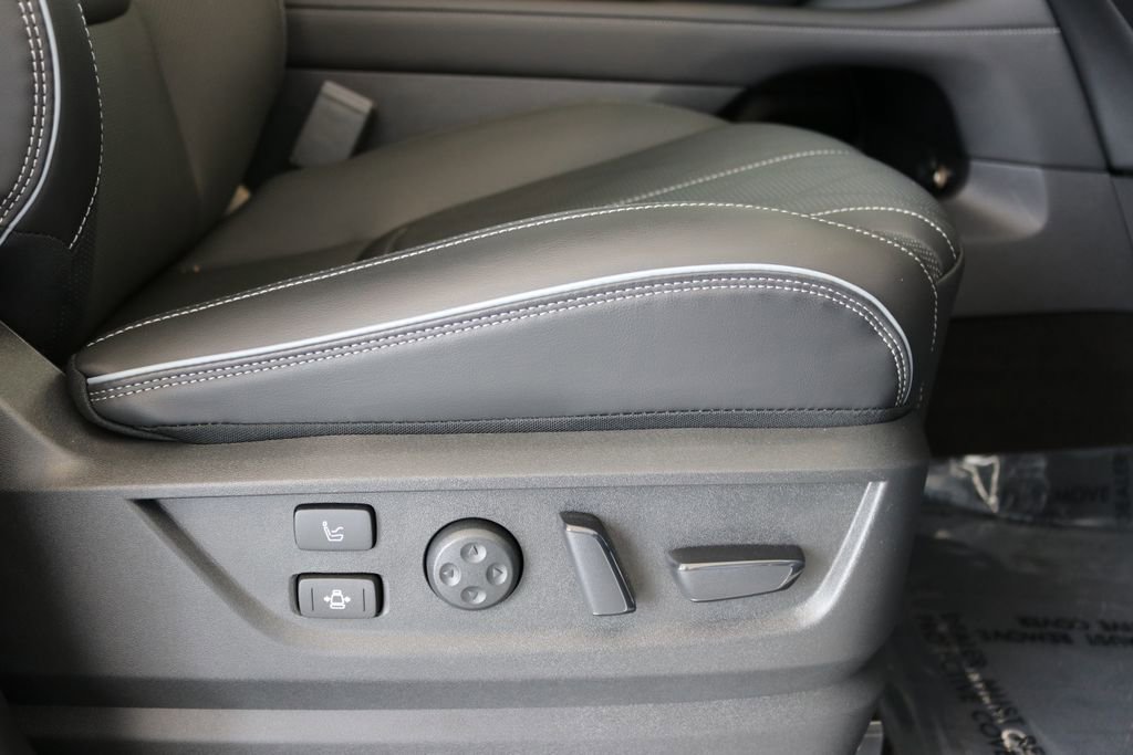 Certified 2025 INFINITI QX80 Sensory image 40