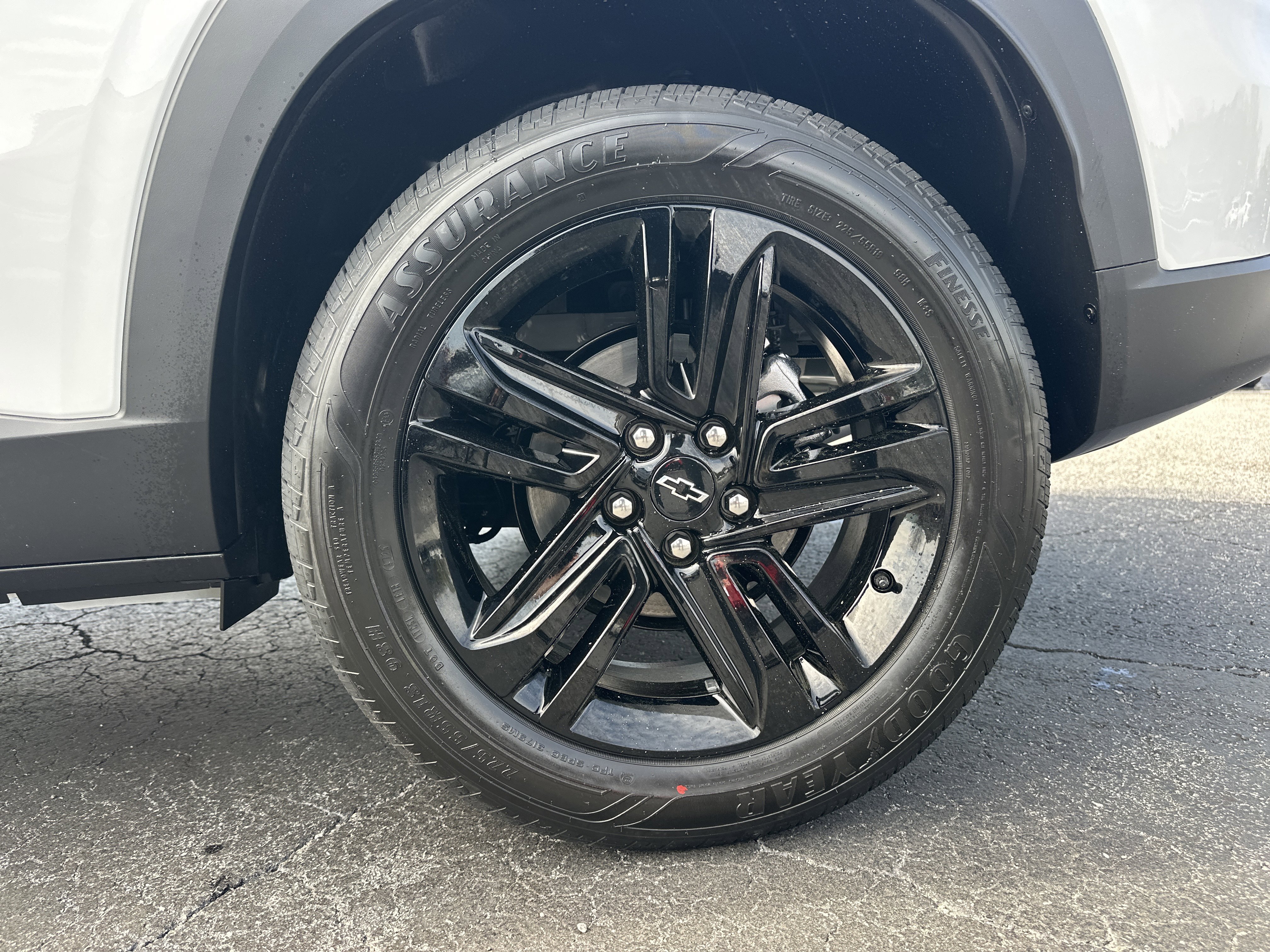 New 2026 Chevrolet Trax ACTIV w/ Sunroof Package FWD image 21