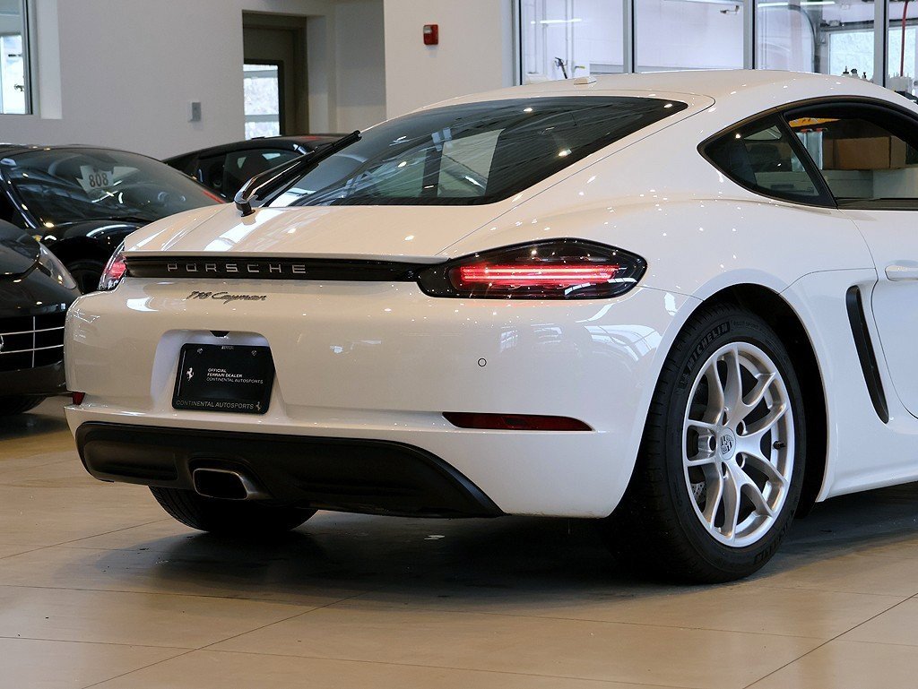 Used 2021 Porsche 718 Cayman image 24