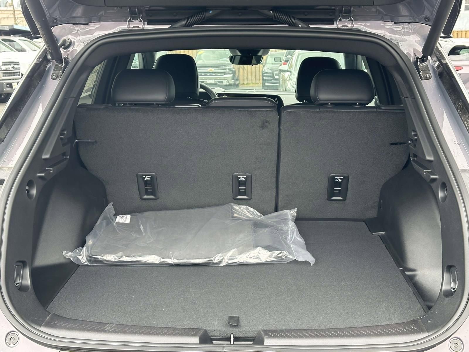New 2026 Chevrolet Equinox EV LT w/ Convenience Package II image 23