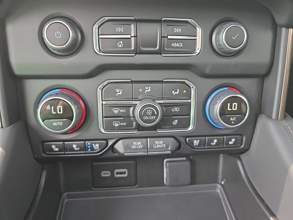Certified 2024 Chevrolet Tahoe High Country w/ Advanced Technology Package AWD/4WD image 23