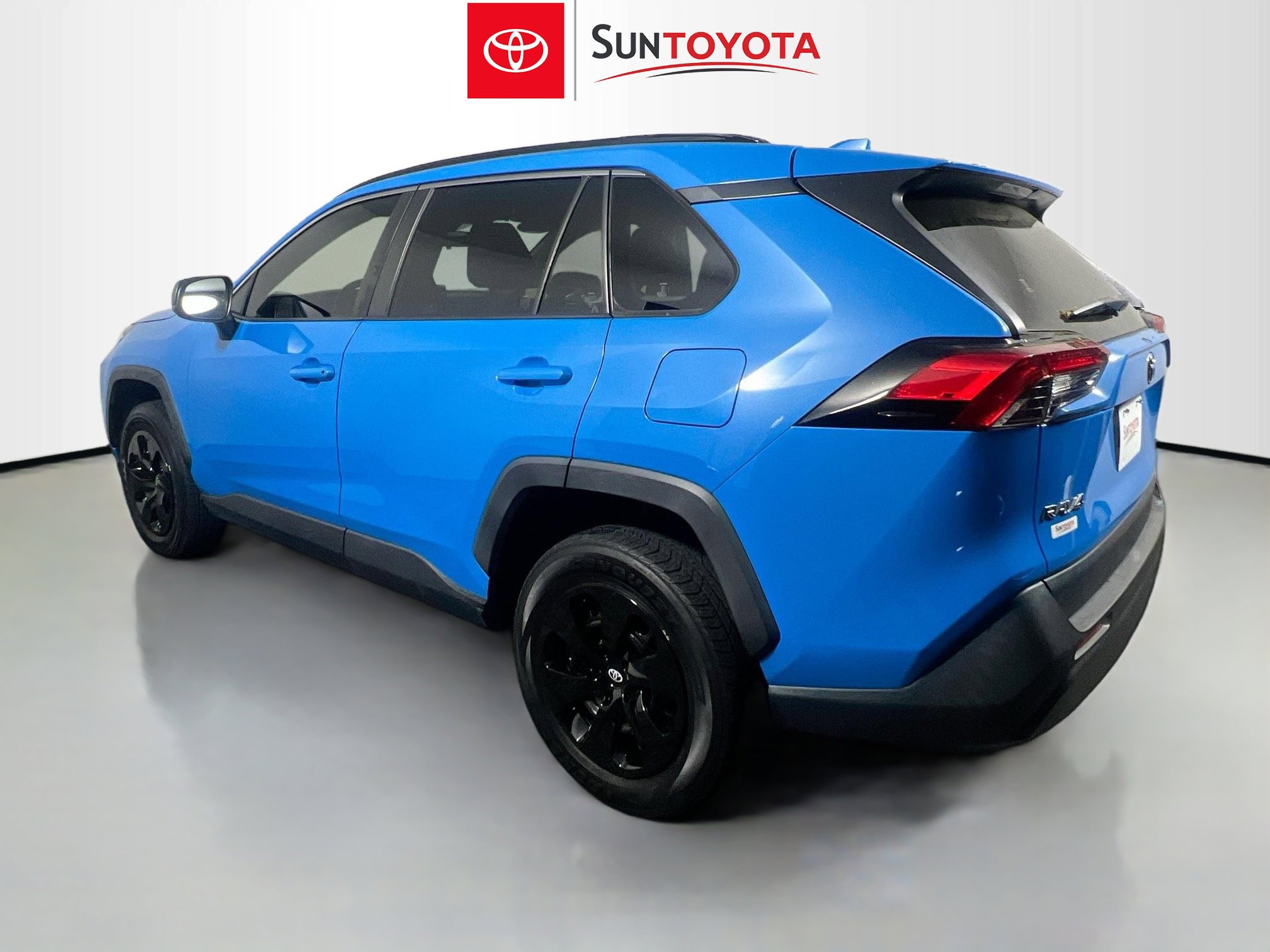Used 2020 Toyota RAV4 LE image 6