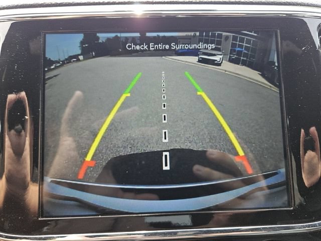 Used 2022 Jeep Grand Cherokee Limited w/ Tech Group AWD/4WD image 9